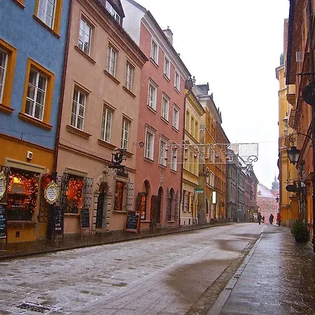 Old Town Snug Warsaw