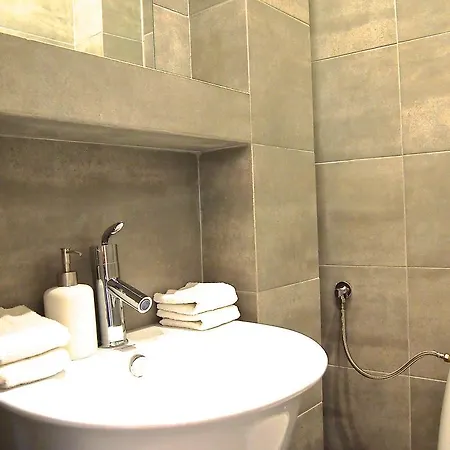 Old Town Snug Apartment